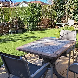 Avec Jardin Et Parking Privés Appartement
