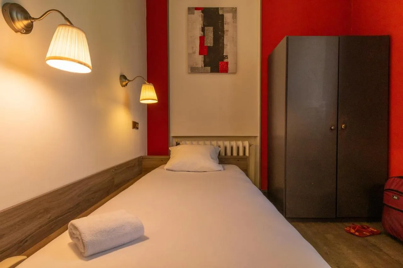 Hôtel des Bains Aix-les-Bains 2*,