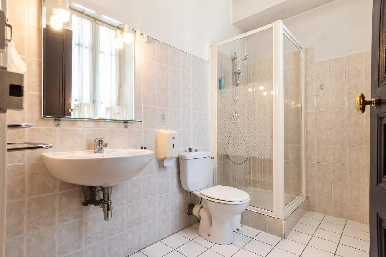 **  Hotel Des Bains Aix-les-Bains Francia